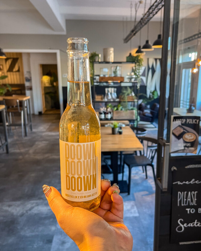 Gezond drankje voor rust en balans, drankje met Lion's Mane en Witte Lotus, bewust genieten Groningen, bewustzijn Groningen, bewust stilstaan Groningen, restaurant Groningen, Ambacht Groningen, ambachtelijk restaurant, ambachtelijk restaurant Groningen, eten in Groningen, koffiebar in Groningen, gezond eten in Groningen, zelfbewust